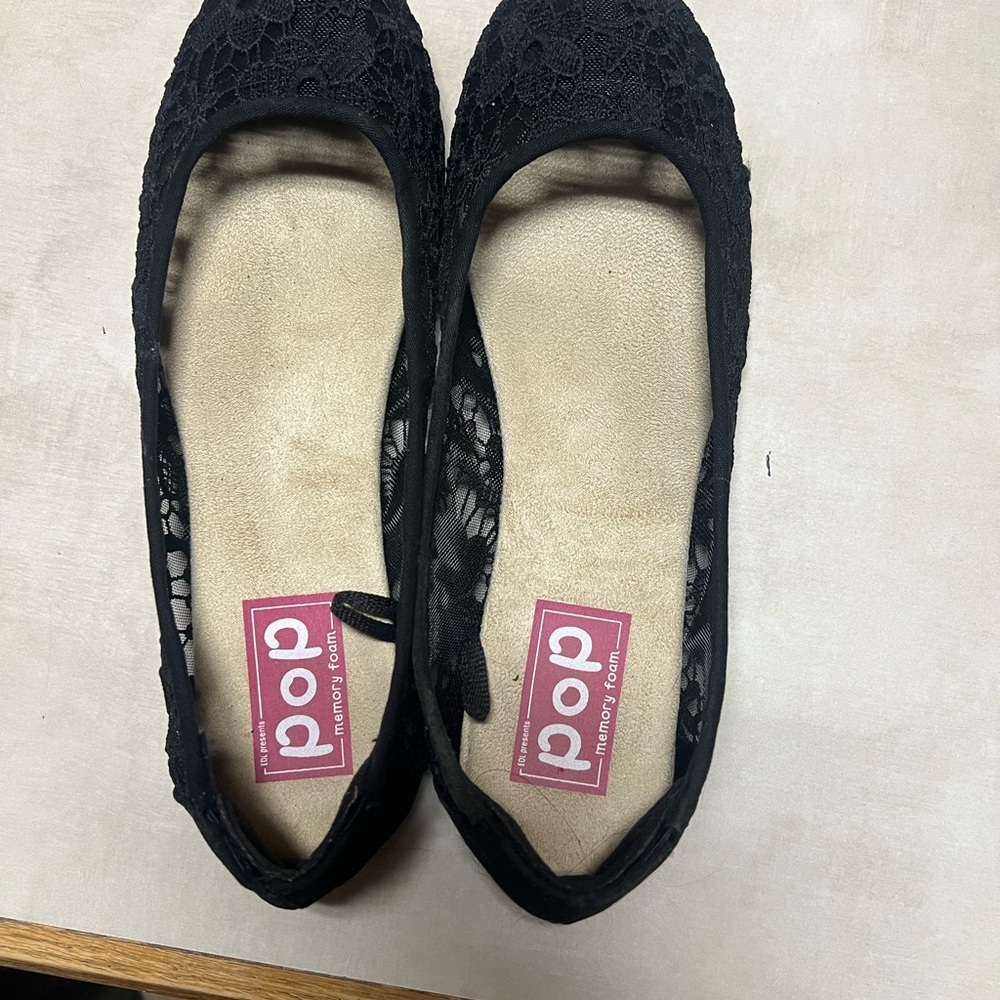Pop Women's Elegant Black Lace Flats